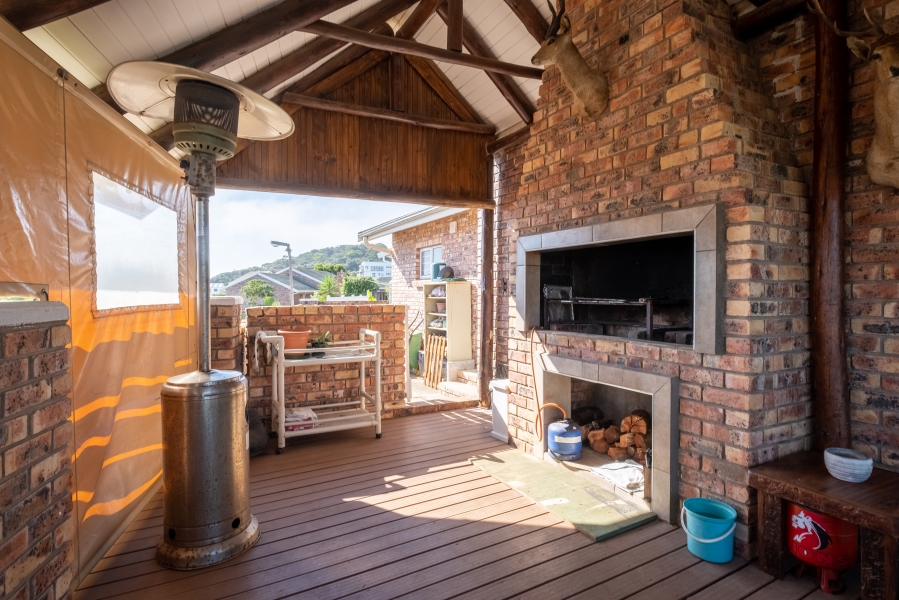 4 Bedroom Property for Sale in Cosy Corner Eastern Cape
